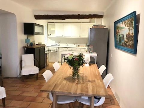 Maison De Village Avec Vue Éguilles Buitenkant foto